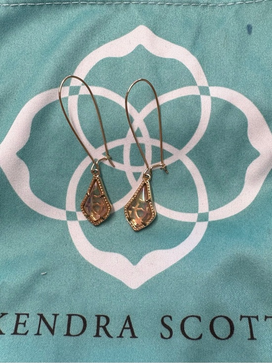 Kendra Scott Jewelry - Kendra Scott Rose Gold LORI Earrings with Peach Iridescent Stones